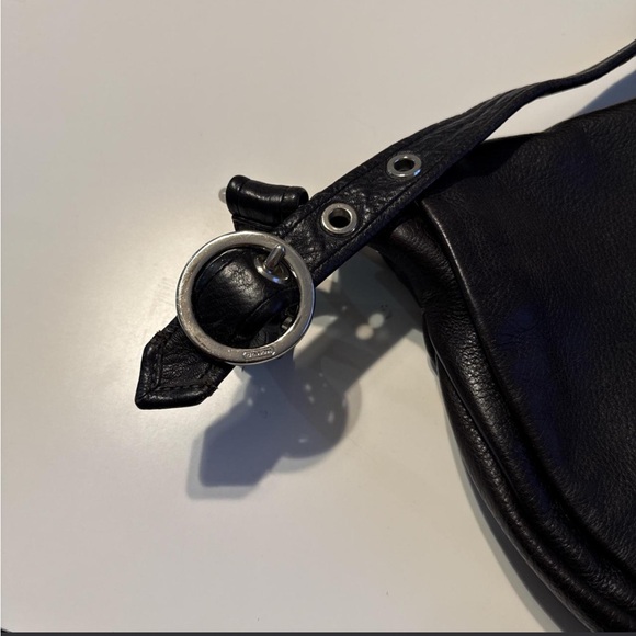 Coach Elegant Black Leather Shoulder Bag - Picture 2 of 8